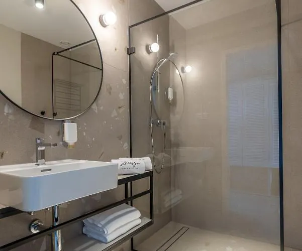 Zacisze فندق مبيت وإفطار 4*